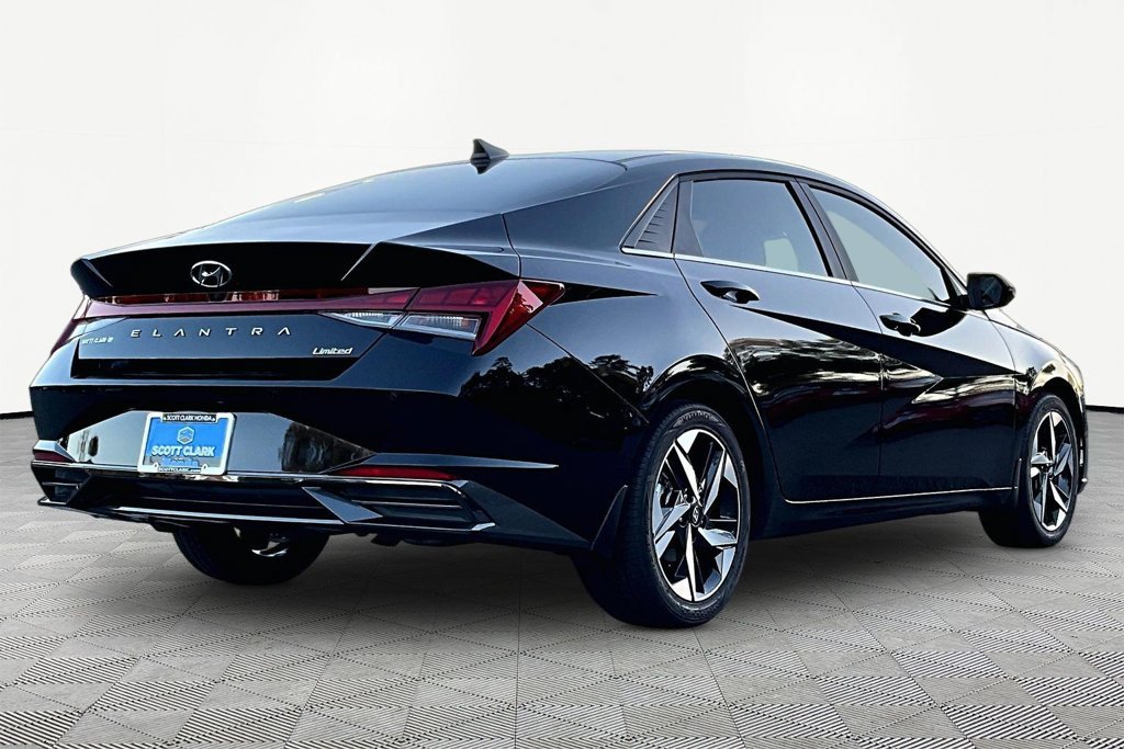 Used 2023 Hyundai Elantra Limited FWD image 5