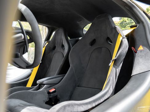 Used 2018 McLaren 570S Coupe image 3