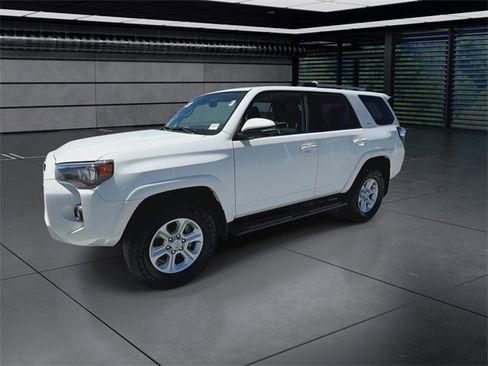 Used 2023 Toyota 4Runner SR5 Premium image 4