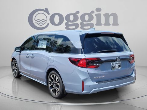 New 2026 Honda Odyssey Elite image 3
