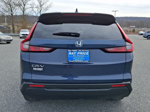 Certified 2025 Honda CR-V LX image 5