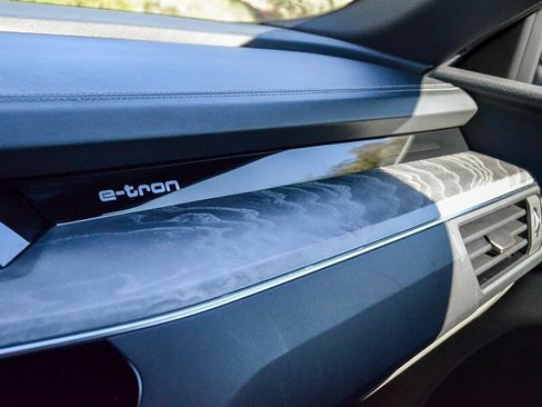 Used 2022 Audi e-tron Chronos w/ Chronos Package image 29