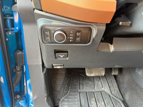 Used 2024 Ford Bronco Outer Banks w/ Sasquatch Package AWD/4WD image 11
