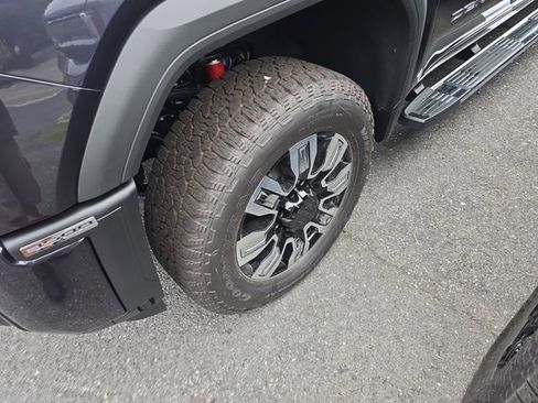 New 2025 GMC Sierra 3500 Denali w/ Denali Reserve Package image 9