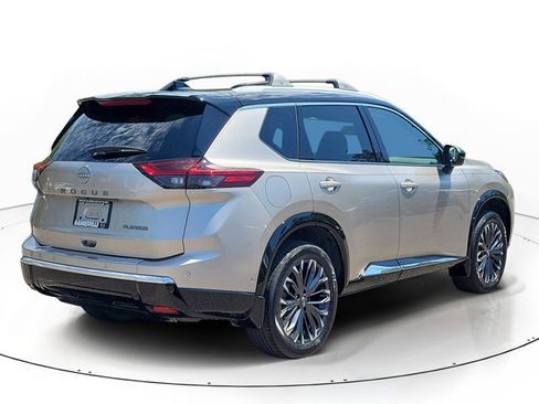 Used 2025 Nissan Rogue Platinum w/ Platinum Premium Package FWD image 4