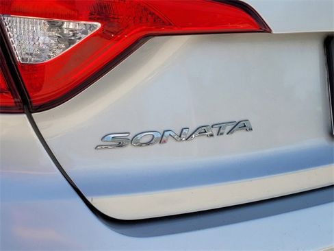 Used 2016 Hyundai Sonata Sport w/ Option Group 1V image 10