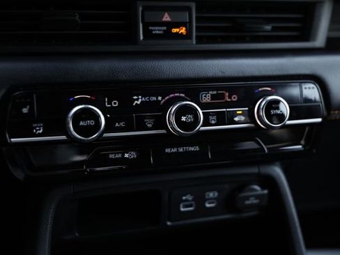 Used 2025 Honda Pilot Sport image 37