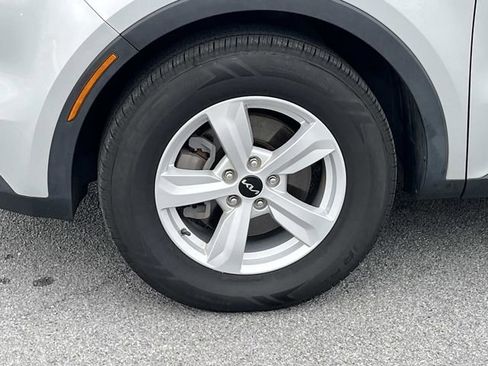 Used 2022 Kia Sorento LX FWD image 15
