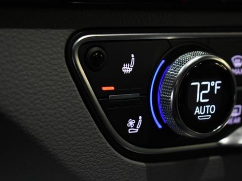 Used 2019 Audi Q5 2.0T Premium Plus w/ Premium Plus Package AWD/4WD image 41