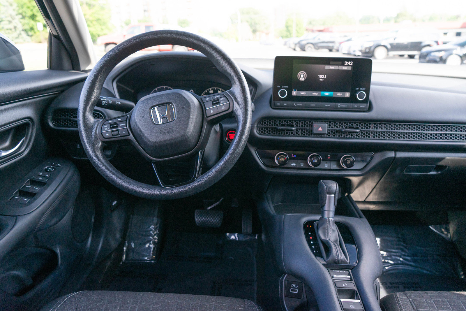 Used 2023 Honda HR-V LX image 13
