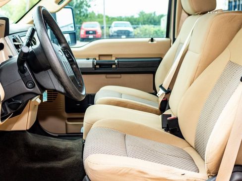 Used 2014 Ford F250 XLT w/ XLT Interior Package image 25