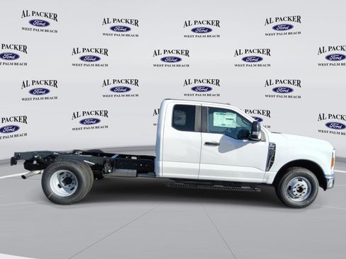 New 2026 Ford F350 XL w/ XL Chrome Package RWD image 6