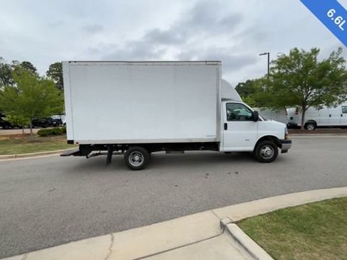 Used 2023 Chevrolet Express 3500 w/ Power Convenience Package RWD image 9