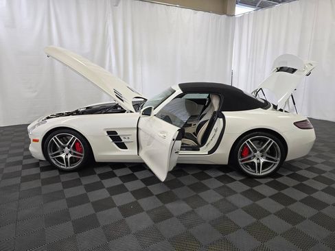 Used 2012 Mercedes-Benz SLS AMG Roadster image 12