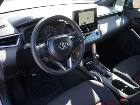 Used 2025 Toyota Corolla Cross AWD Hybrid image 6