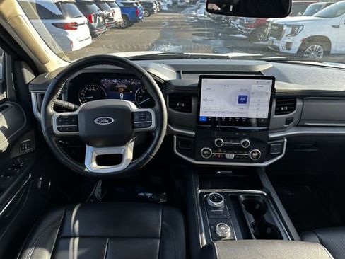 Certified 2022 Ford Expedition XLT image 13