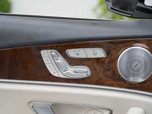 Used 2019 Mercedes-Benz E 300 4MATIC image 19