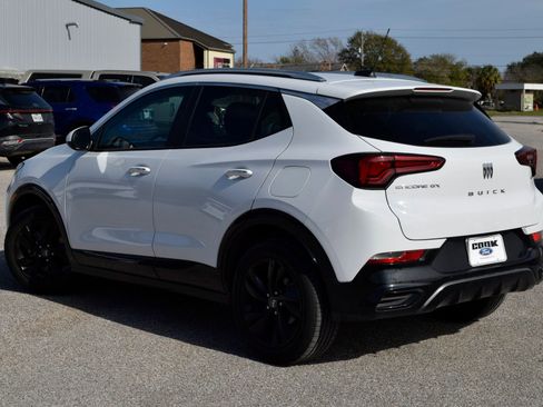 Used 2024 Buick Encore GX Sport Touring image 8