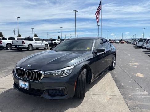 Used 2016 BMW 740i w/ Executive Package 2 RWD image 7