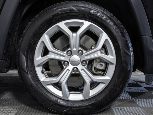 Used 2024 Jeep Compass Latitude AWD/4WD image 41