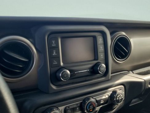 Used 2021 Jeep Wrangler Unlimited Sport AWD/4WD image 16