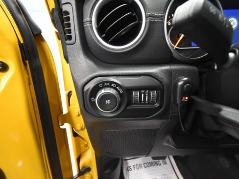 Used 2020 Jeep Wrangler Unlimited Sahara AWD/4WD image 6