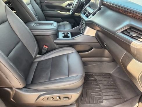 Used 2023 Chevrolet Tahoe Z71 w/ Luxury Package AWD/4WD image 14