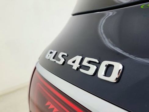 Used 2022 Mercedes-Benz GLS 450 4MATIC image 19