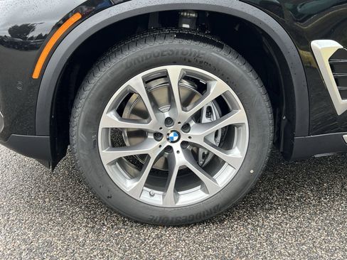 New 2026 BMW X5 xDrive40i w/ Climate Comfort Package image 9