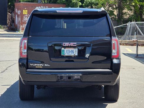 Used 2018 GMC Yukon XL SLT AWD/4WD image 6