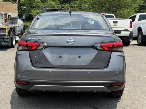 Used 2022 Nissan Versa S FWD image 3