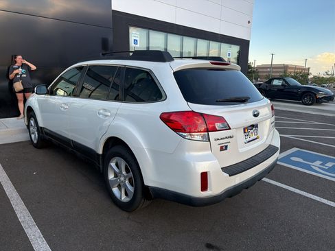 Used 2013 Subaru Outback 2.5i Premium AWD/4WD image 4
