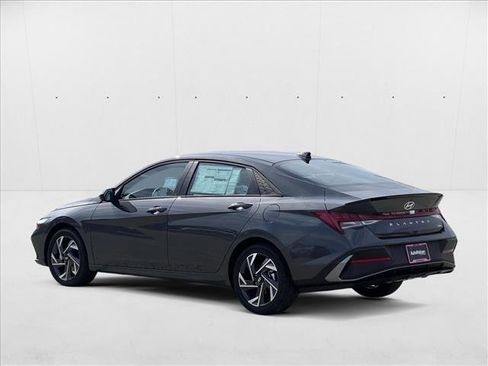 New 2025 Hyundai Elantra SEL image 8