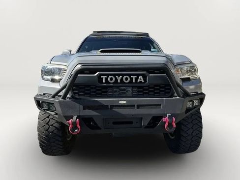 Used 2018 Toyota Tacoma TRD Sport RWD image 10