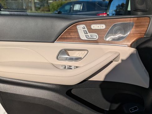 Certified 2025 Mercedes-Benz GLS 450 4MATIC image 12