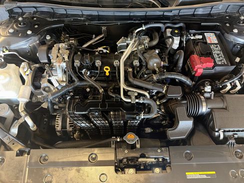Used 2025 Nissan Altima 2.5 SV FWD image 31