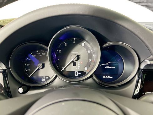 New 2026 Porsche Macan image 13