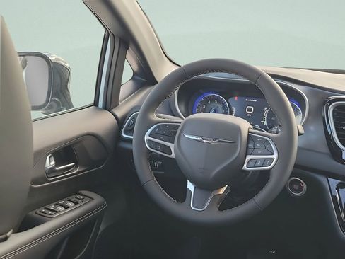 New 2026 Chrysler Voyager LX image 25
