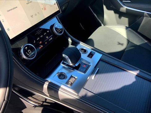 New 2026 Jaguar F-PACE R-Dynamic S image 7