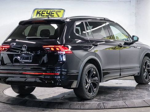 Used 2023 Volkswagen Tiguan SE R-Line FWD image 4
