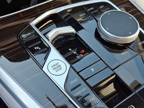 Certified 2025 BMW X5 xDrive40i w/ Parking Assistance Package image 16