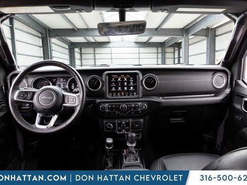 Used 2023 Jeep Wrangler Unlimited Sahara w/ Cold Weather Group AWD/4WD image 5
