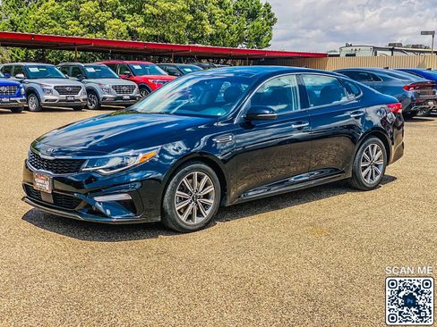 Used 2020 Kia Optima Premium FWD image 4