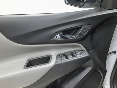 Used 2024 Chevrolet Equinox LS w/ LS Convenience Package image 13