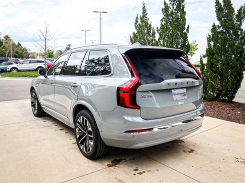 Used 2025 Volvo XC90 B6 Plus AWD/4WD image 8