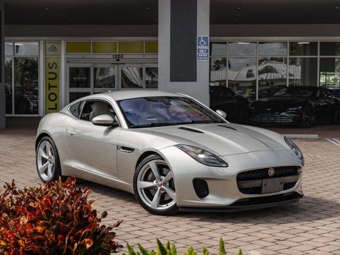 Used 2020 Jaguar F-TYPE Coupe image 3