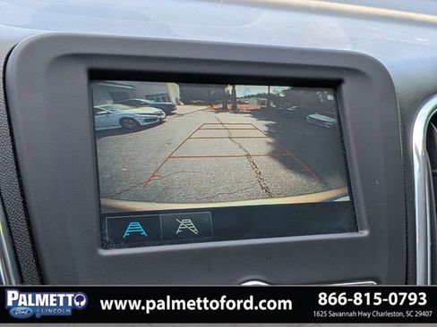Used 2018 Chevrolet Equinox LS AWD/4WD image 18