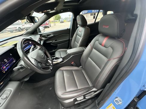 Certified 2024 Chevrolet Trax RS w/ Sunroof Package FWD image 19