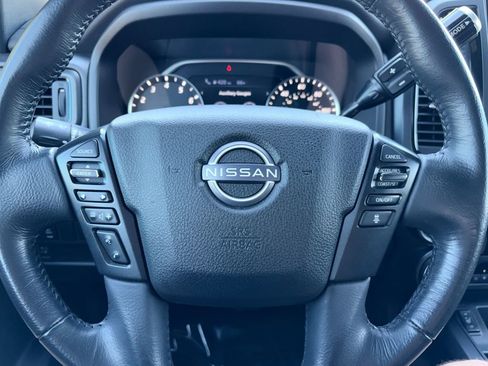 Used 2024 Nissan Titan SV w/ SV Convenience Package AWD/4WD image 11
