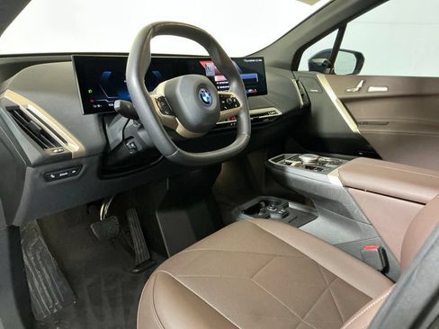 Used 2023 BMW iX xDrive50 w/ Sport Package AWD/4WD image 20